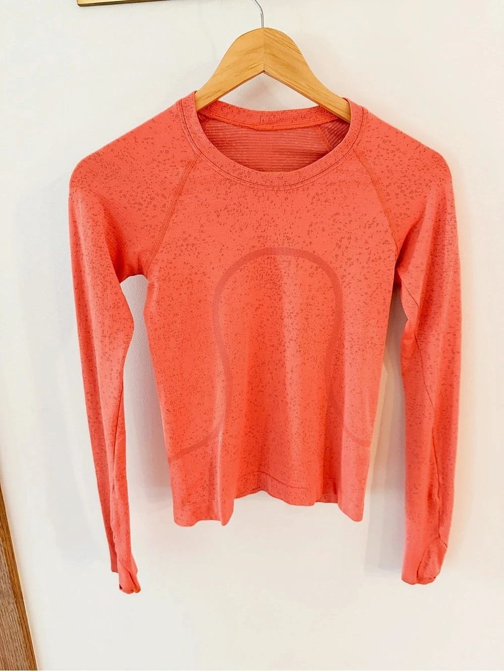 lululemon Swiftly Tech Long-Sleeve Shirt 2.0 *Race Length Orange SZ 2